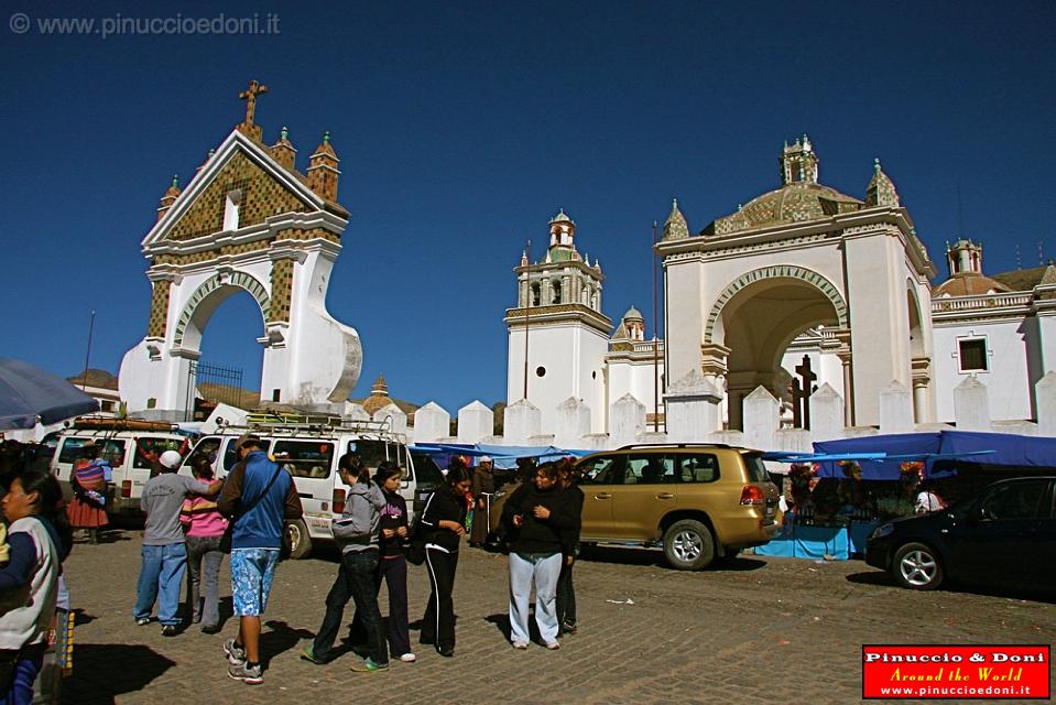 BOLIVIA - Cattedrale di Copacabana - 1.jpg